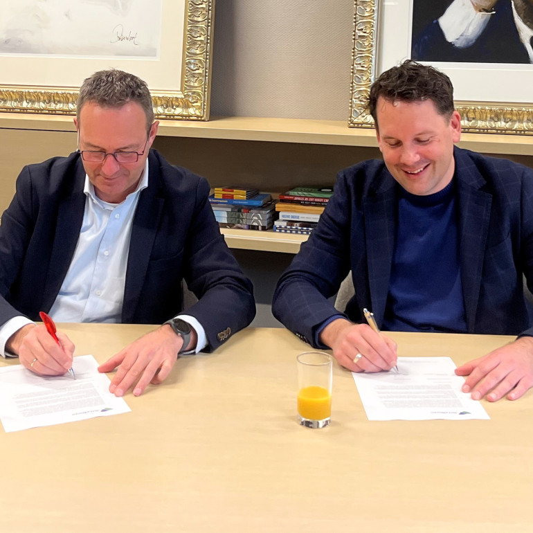 Ondertekening 75 woningen deltaWonen